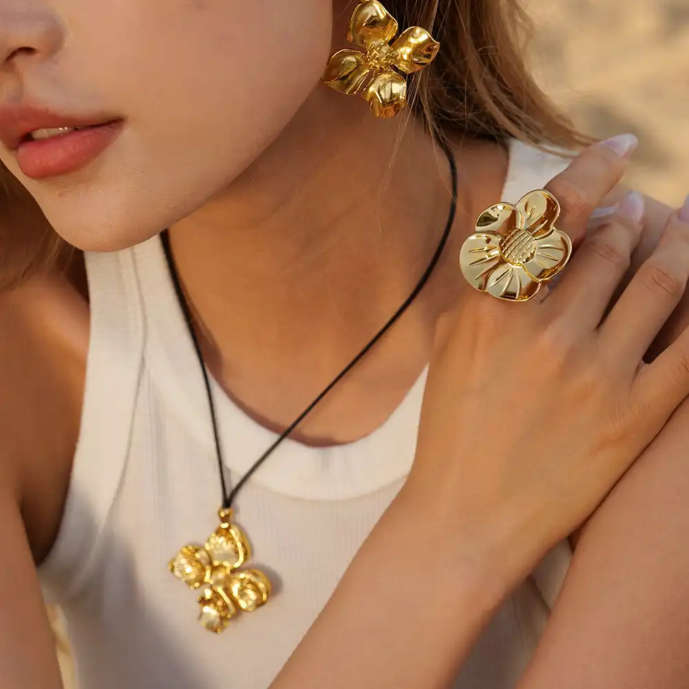 Sustainable silver jewelry designs by leading jewelry factory