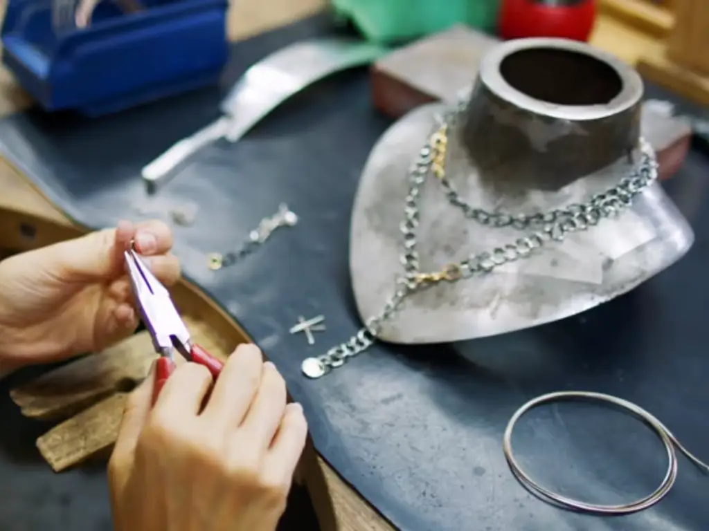 herramientas esenciales para la fabricación de joyas